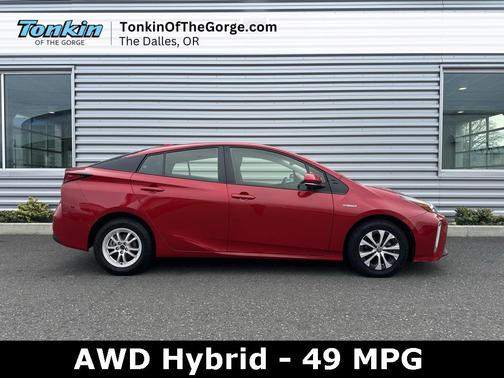 2022 Toyota Prius LE