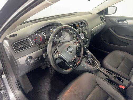 2015 Volkswagen Jetta Auto SE w/Connectivity/Navigation