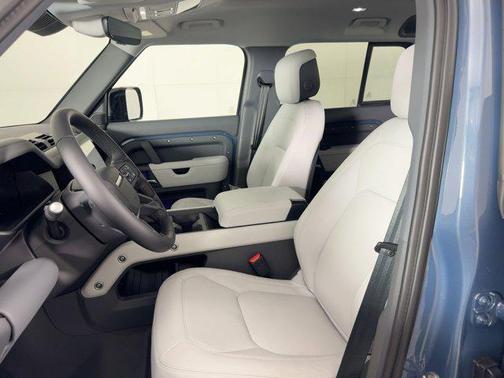 2026 Land Rover Defender P500 X-Dynamic SE