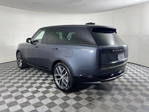 2025 Land Rover Range Rover P550e SE