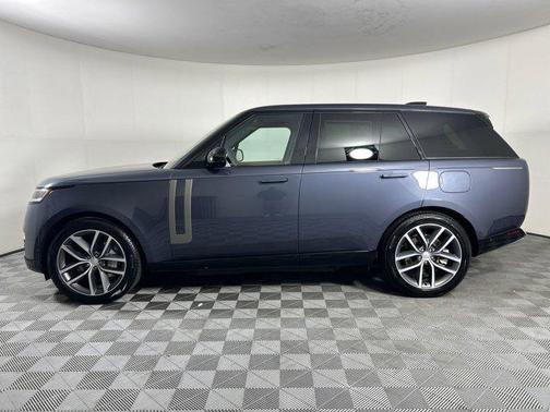 2025 Land Rover Range Rover P550e SE