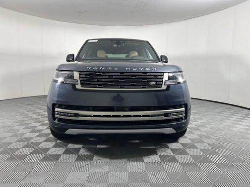 2025 Land Rover Range Rover P550e SE