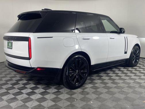 2025 Land Rover Range Rover P400 SE