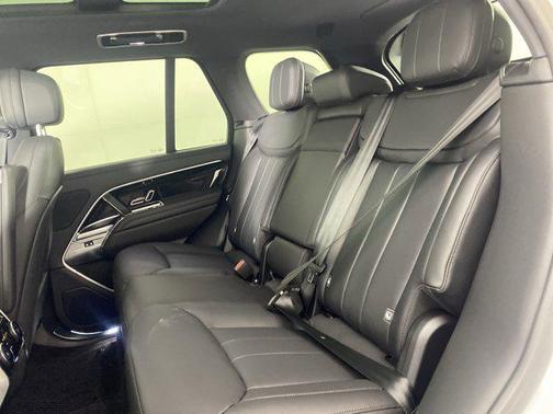 2025 Land Rover Range Rover P400 SE