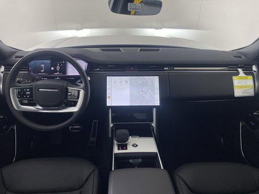 2025 Land Rover Range Rover P400 SE