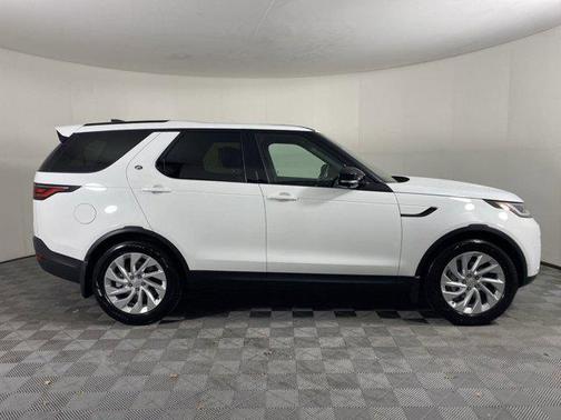 2025 Land Rover Discovery P300 S