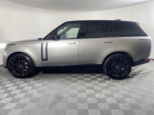 2025 Land Rover Range Rover P530 SE
