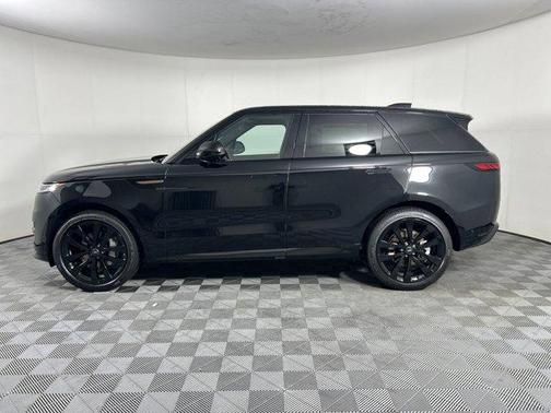 2025 Land Rover Range Rover Sport SE