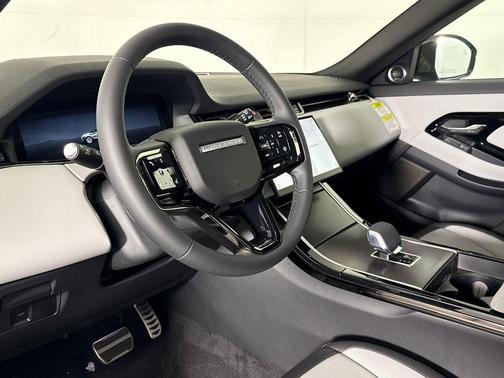 Arroios Grey Metallic 2026 Land Rover Range Rover Evoque Hoxton Edition