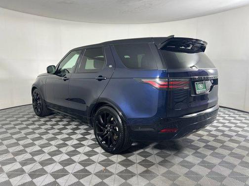 2023 Land Rover Discovery P300 S R-Dynamic