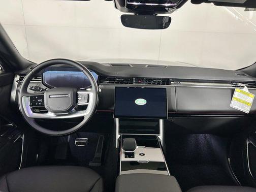 2025 Land Rover Range Rover P400 SE 7 Seat