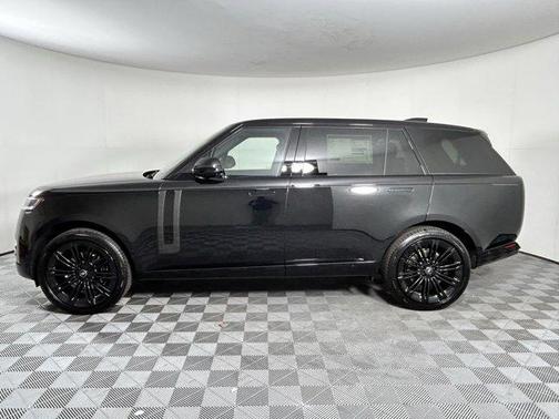 2025 Land Rover Range Rover P400 SE 7 Seat
