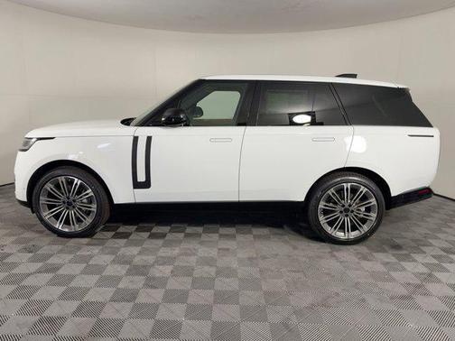 2026 Land Rover Range Rover P400 SE