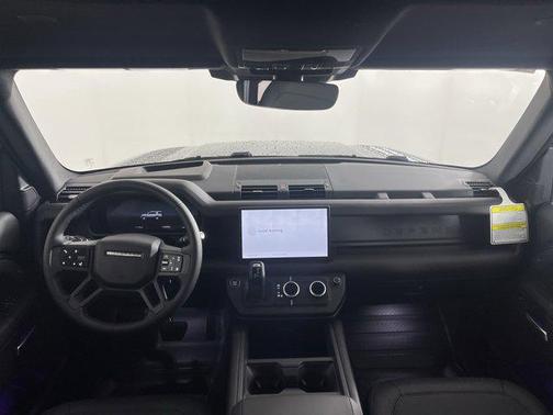 2025 Land Rover Defender 130 P400 X-Dynamic SE
