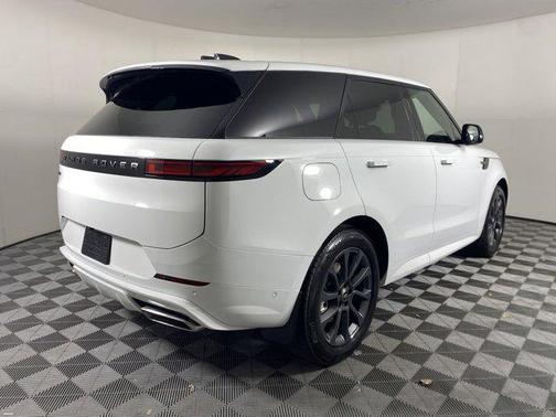 2025 Land Rover Range Rover Sport SE