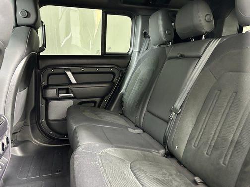 2023 Land Rover Defender 110 V8