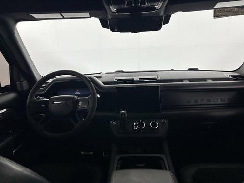 2023 Land Rover Defender 110 V8