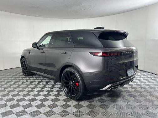 2025 Land Rover Range Rover Sport SE