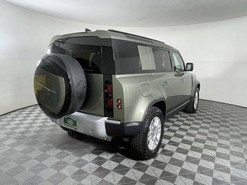 2025 Land Rover Defender 110 P300