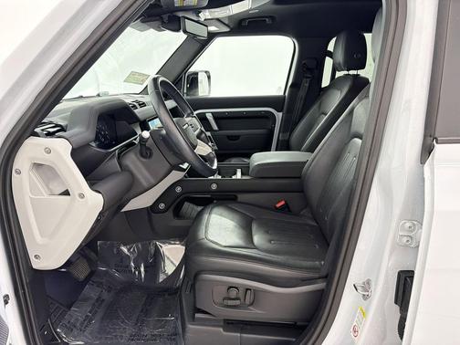 White 2021 Land Rover Defender 110 X-Dynamic SE