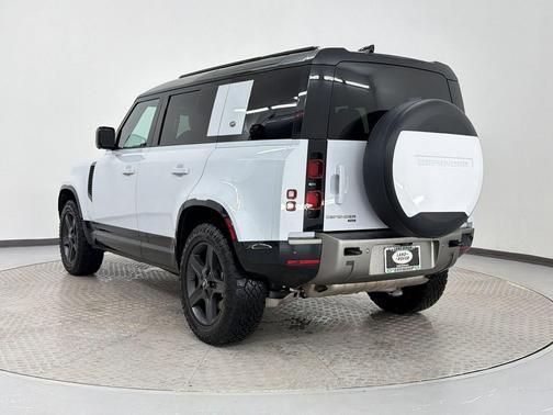 White 2021 Land Rover Defender 110 X-Dynamic SE