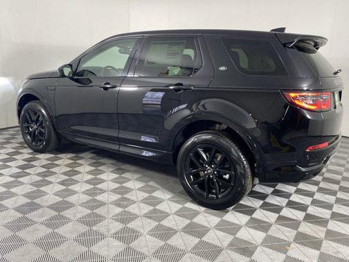 Santorini Black Metallic 2025 Land Rover Discovery Sport S