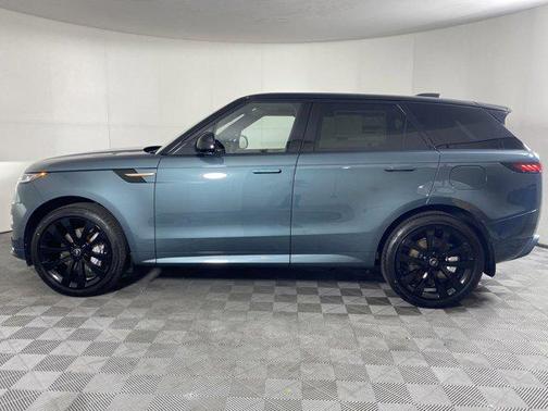2025 Land Rover Range Rover Sport SE