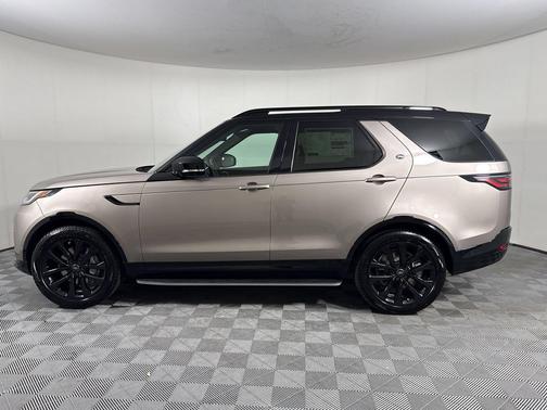 Lantau Bronze Metallic 2026 Land Rover Discovery Dynamic SE