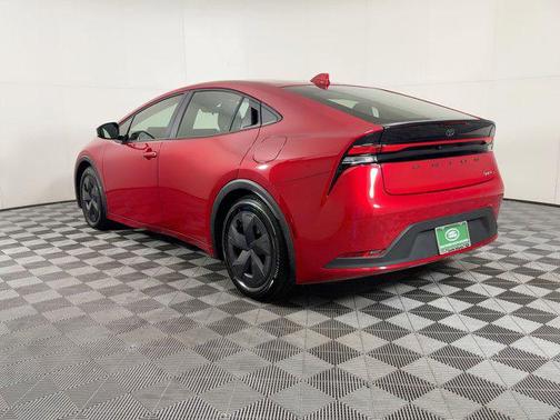 2025 Toyota Prius LE