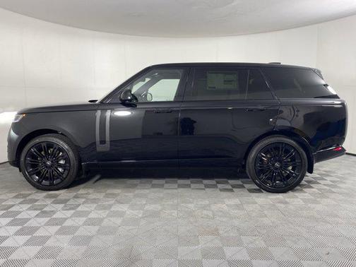 2025 Land Rover Range Rover P530 SE 7 Seat