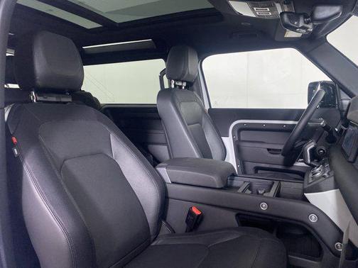 2024 Land Rover Defender 90 P400 X-Dynamic SE