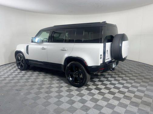 2026 Land Rover Defender P400 X-Dynamic SE