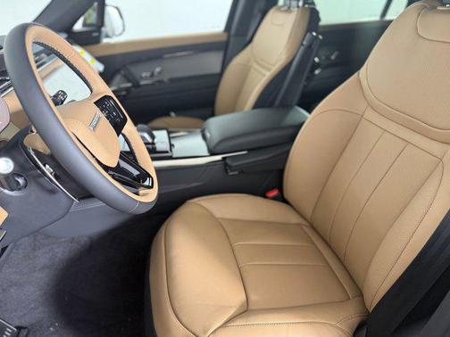 2026 Land Rover Range Rover Sport SE