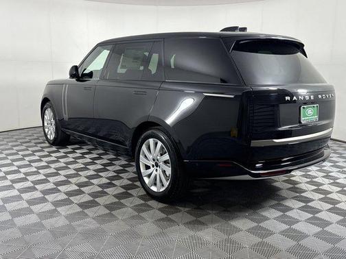 Santorini Black 2026 Land Rover Range Rover P400 SE 7 Seat