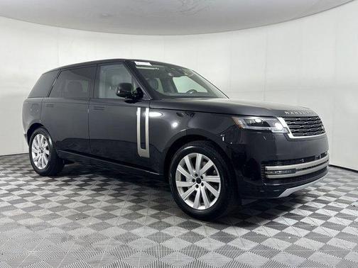 Santorini Black 2026 Land Rover Range Rover P400 SE 7 Seat