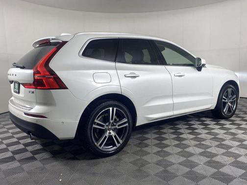 2018 Volvo XC60 T6 Momentum