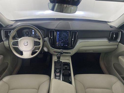 2018 Volvo XC60 T6 Momentum