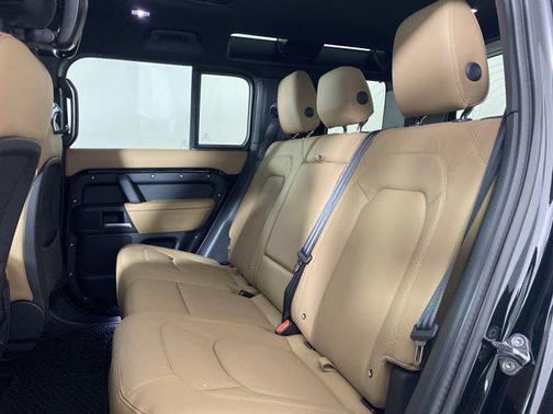 2025 Land Rover Defender 110 P400 S