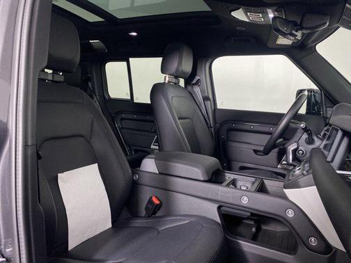 2024 Land Rover Defender 110 P400 S