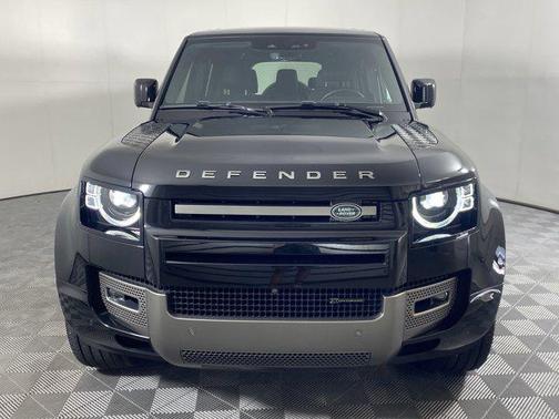 2023 Land Rover Defender 130 X-Dynamic SE