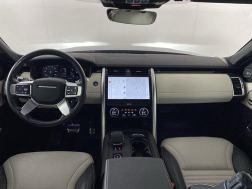 2023 Land Rover Defender 130 X-Dynamic SE