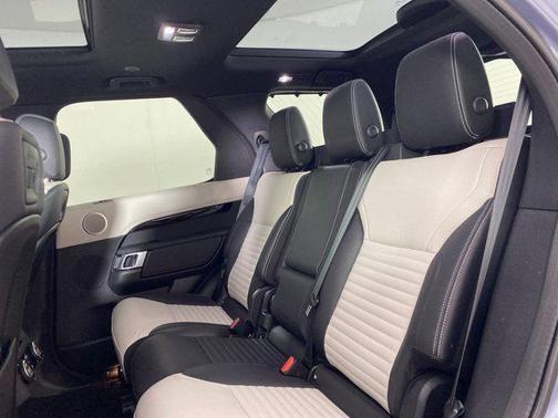 2023 Land Rover Defender 130 X-Dynamic SE