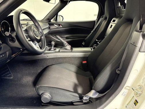 Arctic White 2016 Mazda MX-5 Miata Sport