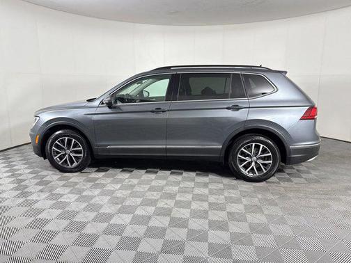 Platinum Gray Metallic 2018 Volkswagen Tiguan 2.0T SEL