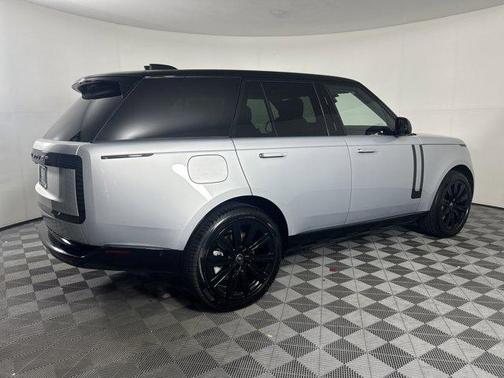 2025 Land Rover Range Rover P550e SE