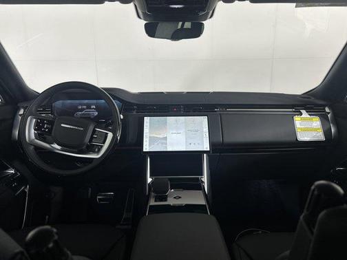 2025 Land Rover Range Rover P550e SE