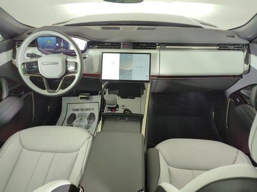 2025 Land Rover Range Rover Sport SE