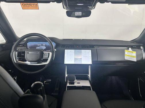 2025 Land Rover Range Rover P550e SE