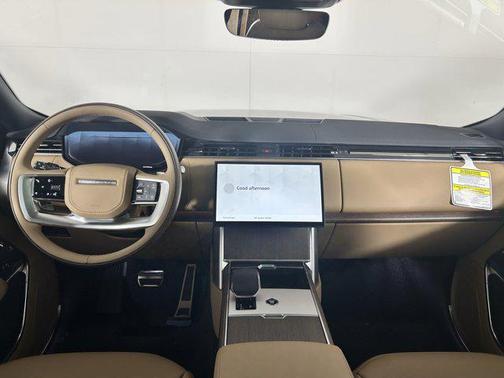 2025 Land Rover Range Rover P400 SE 7 Seat