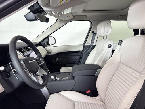 Eiger Grey Metallic 2026 Land Rover Discovery S